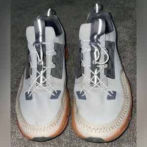 ON Cloudaway Women’s 11 Shoe